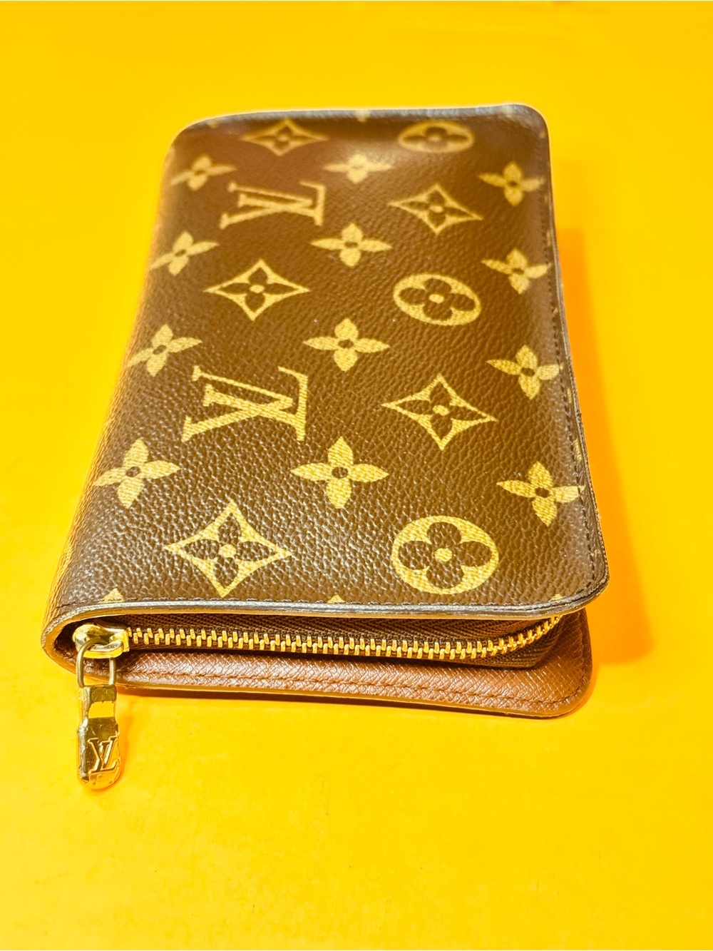 Louis Vuitton Monogram Canvas Brown Zip Wallet - Picture 5 of 15